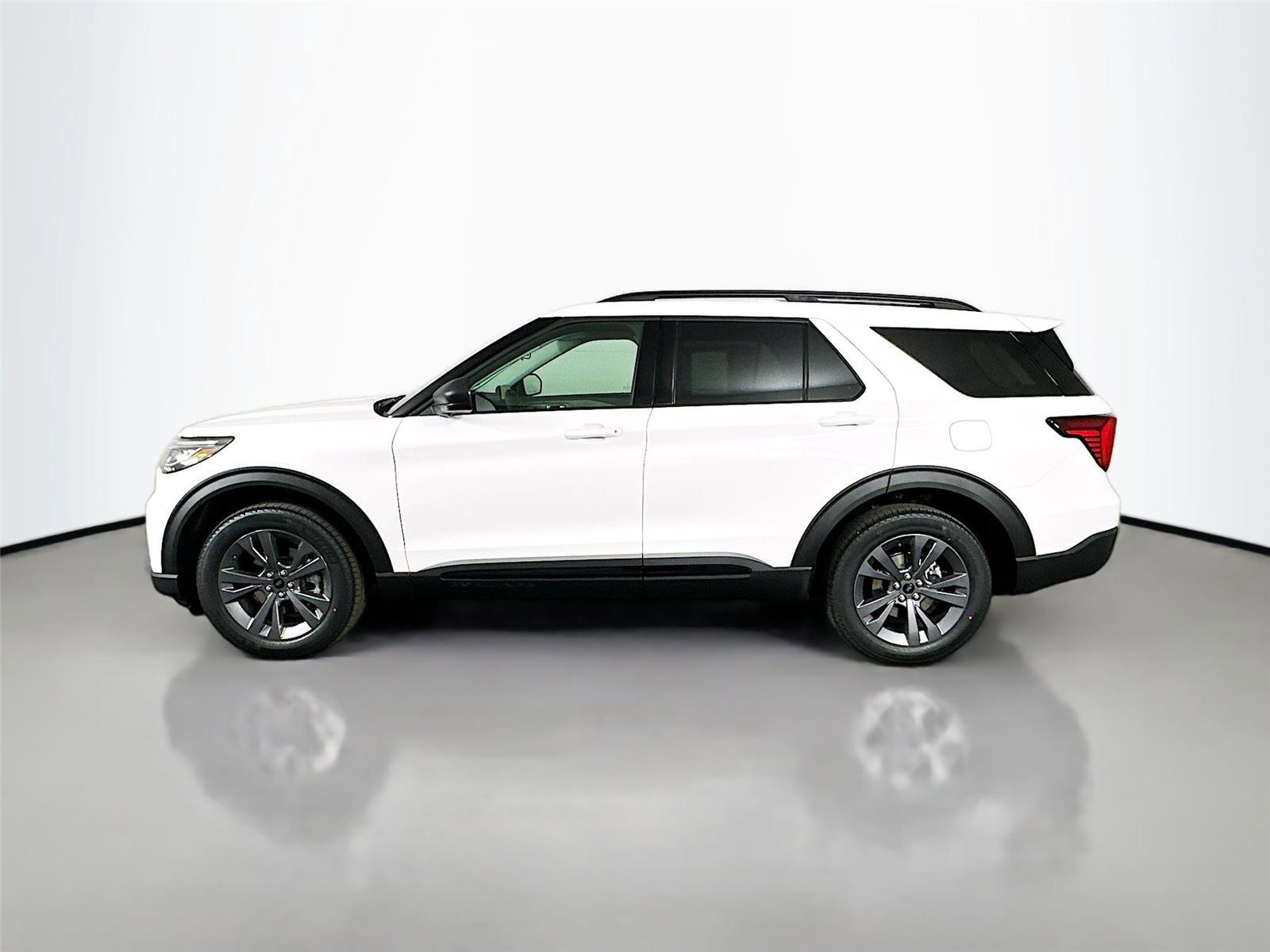 New 2026 Ford Explorer Active w/ Active Comfort Package image 8