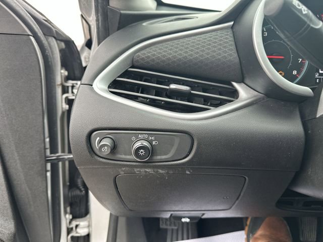 Used 2021 Chevrolet Malibu LS image 19