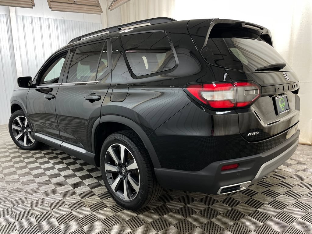 Used 2024 Honda Pilot Touring image 22