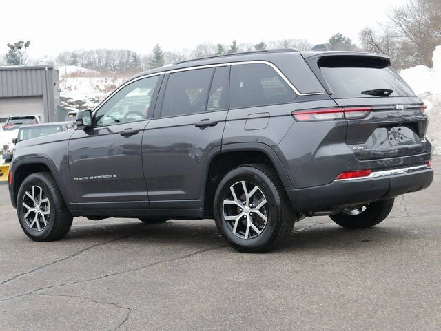 Used 2025 Jeep Grand Cherokee Limited w/ Trailer Tow Package image 4