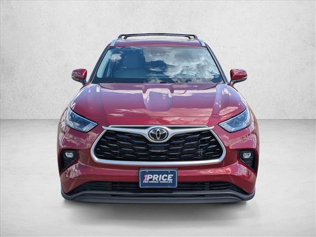Used 2023 Toyota Highlander XLE video 2