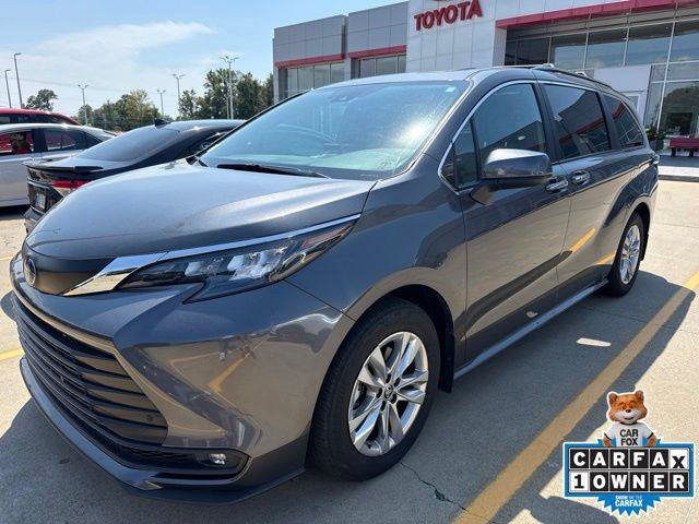 Certified 2025 Toyota Sienna XLE w/ XLE Plus Package AWD/4WD image 1