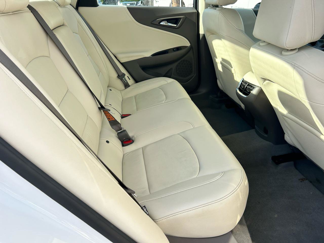 Used 2021 Chevrolet Malibu LT w/ Leather Package FWD image 12