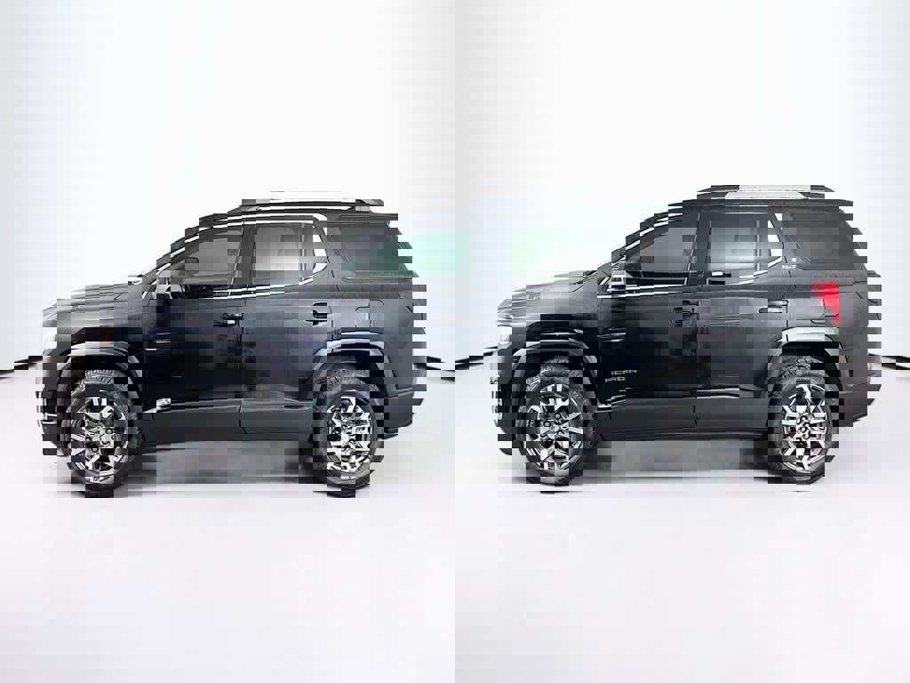 Used 2023 GMC Acadia SLT w/ Preferred Package image 3