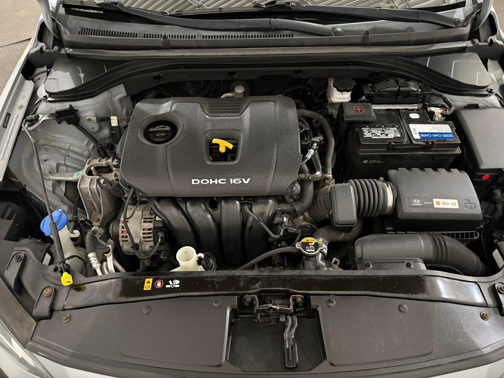 Used 2017 Hyundai Elantra Limited image 19