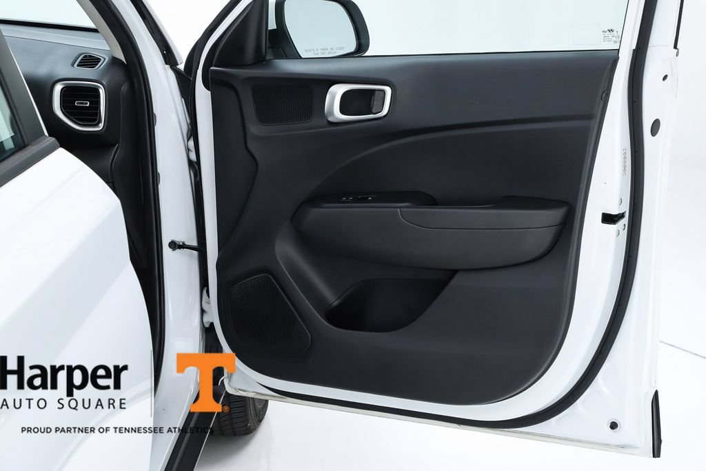 Used 2021 Hyundai Venue SE FWD image 30