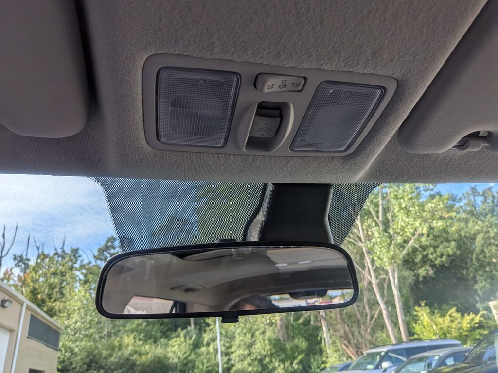 Certified 2024 Hyundai Venue SEL FWD image 22