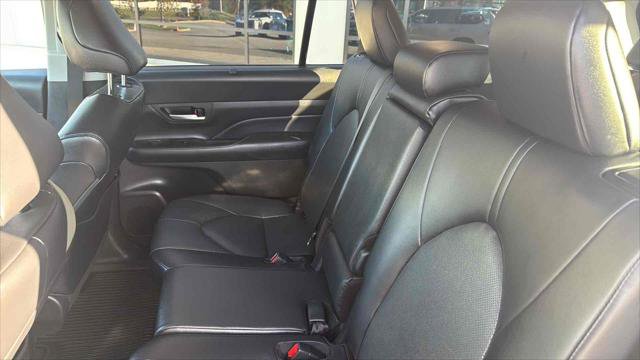 Used 2024 Toyota Grand Highlander XLE image 24