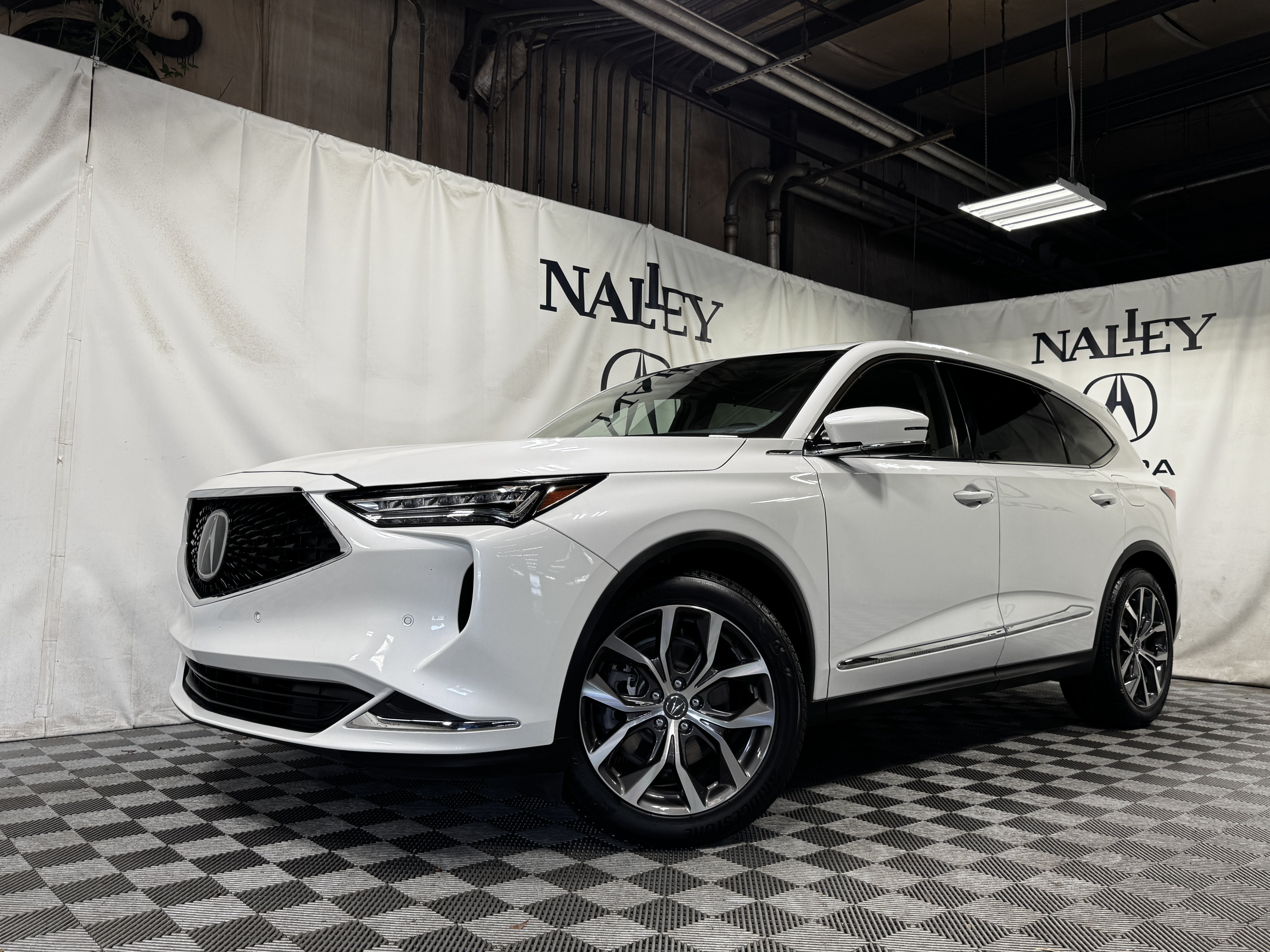 Used 2022 Acura MDX w/ Technology Package FWD image 1