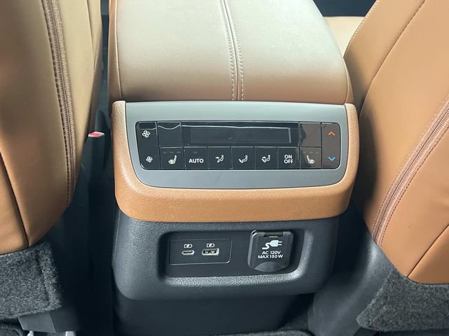 Used 2024 Nissan Pathfinder Platinum w/ Cargo Package AWD/4WD image 15