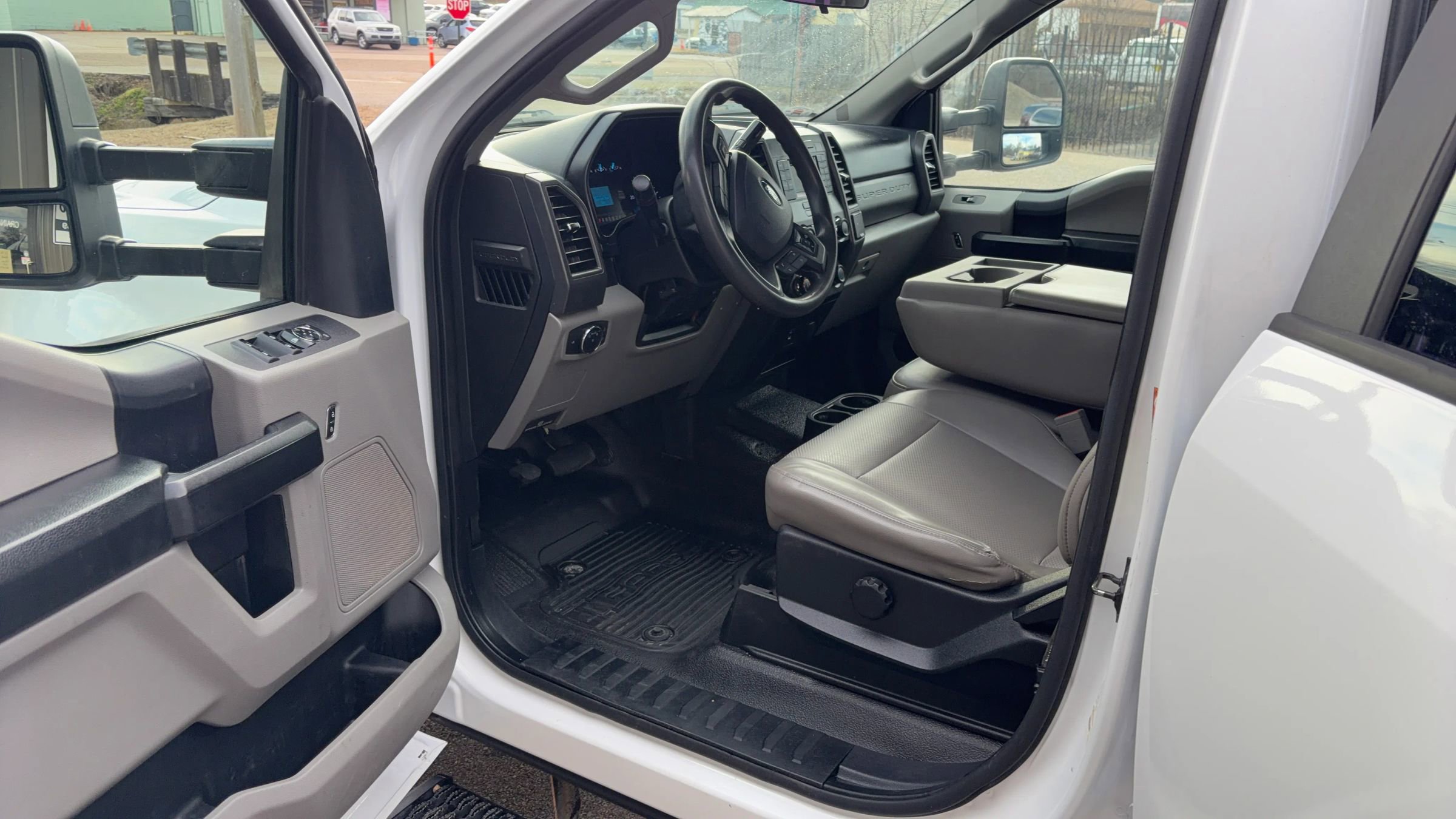 Used 2019 Ford F250 XL w/ Power Equipment Group image 9