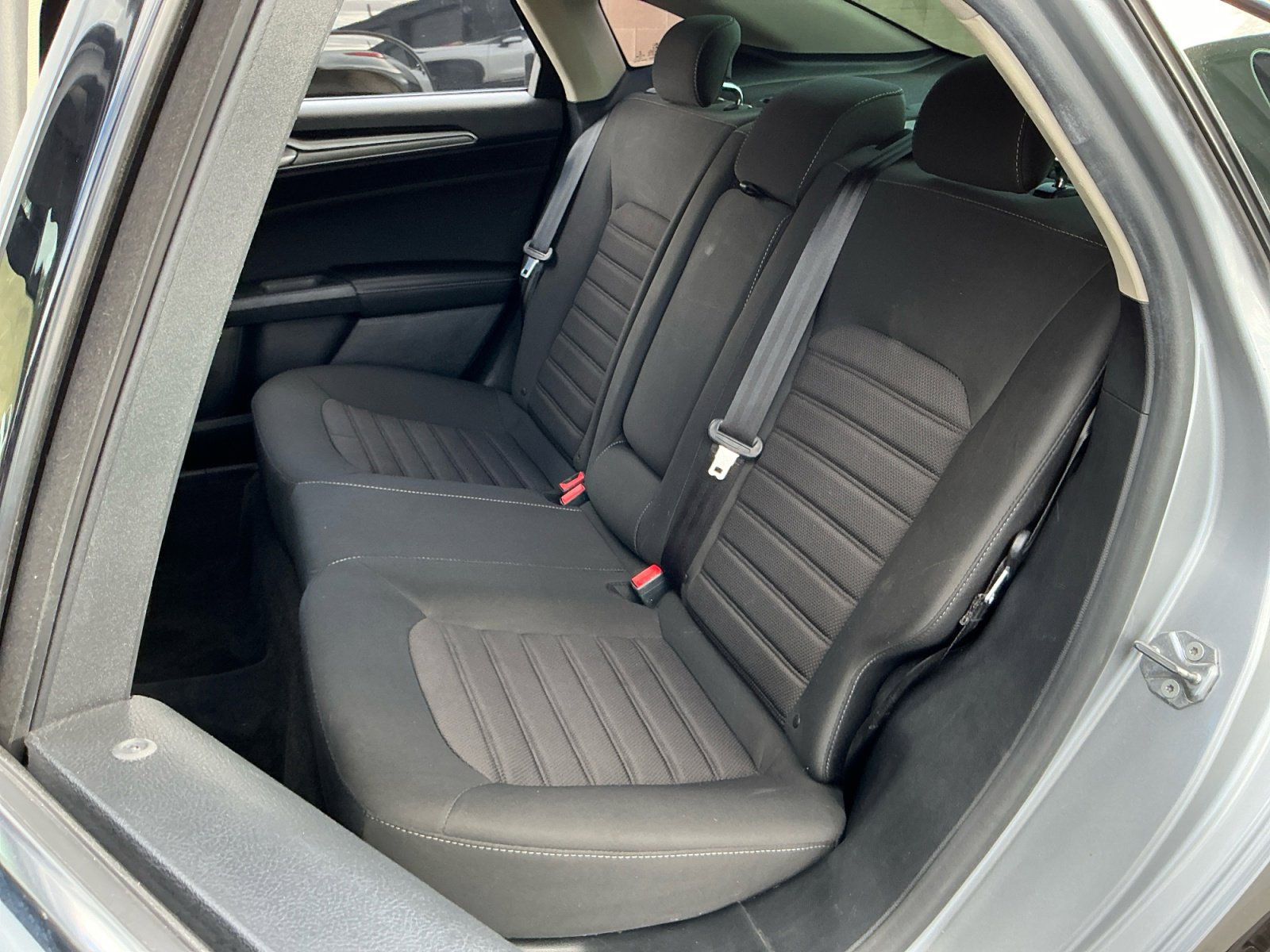 Used 2020 Ford Fusion SE image 16