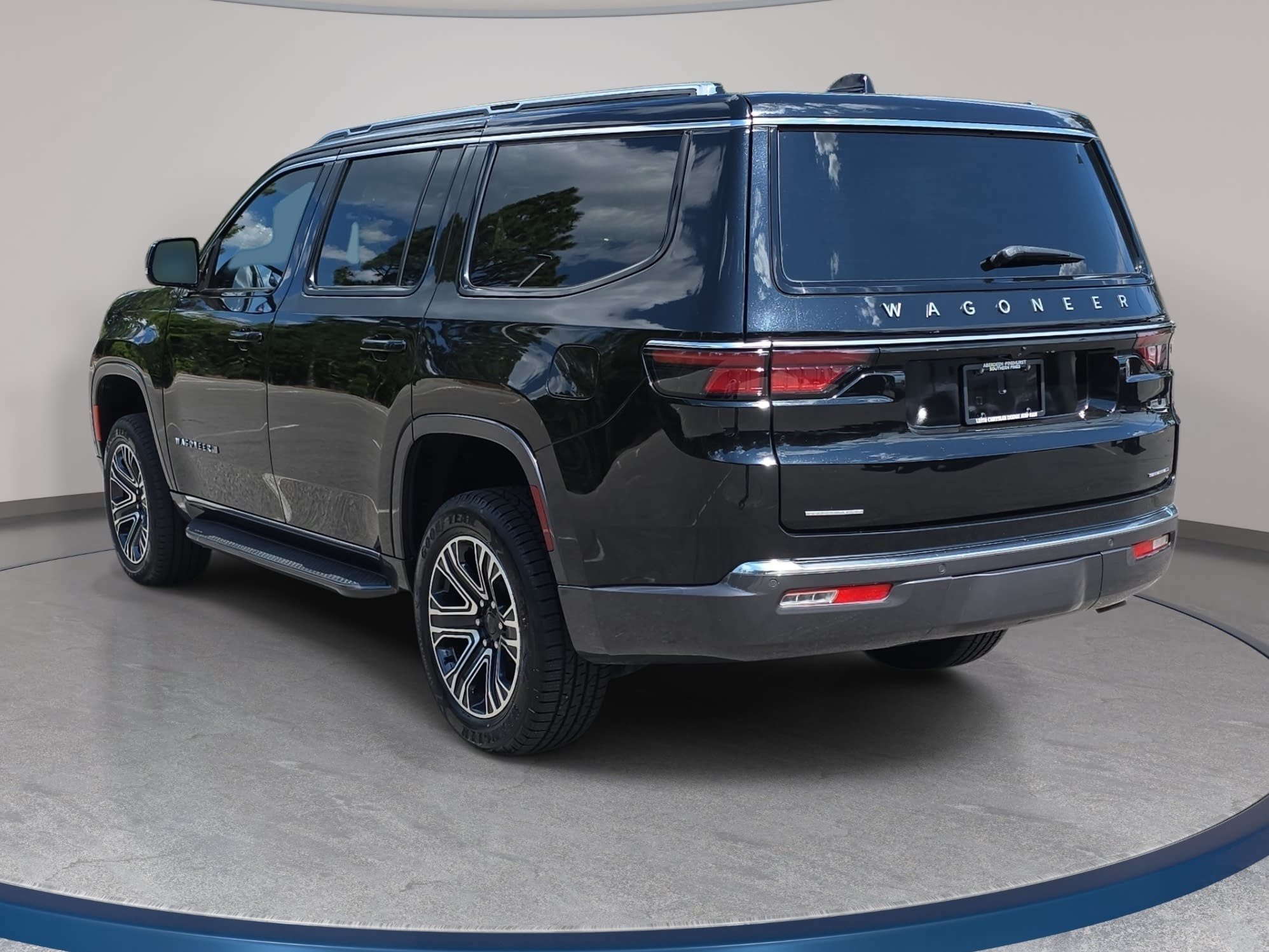 Used 2022 Jeep Wagoneer Series III w/ Flexible Seating Group AWD/4WD image 8
