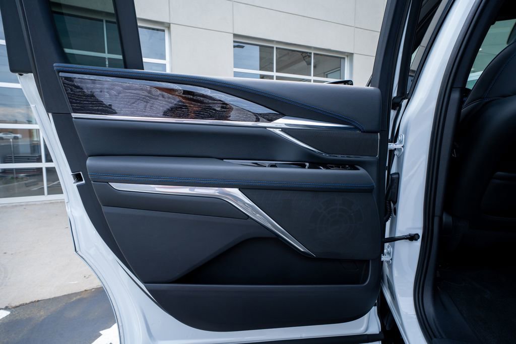 Used 2025 Cadillac Escalade IQ Luxury 1 w/ Smart Trailering package AWD/4WD image 47