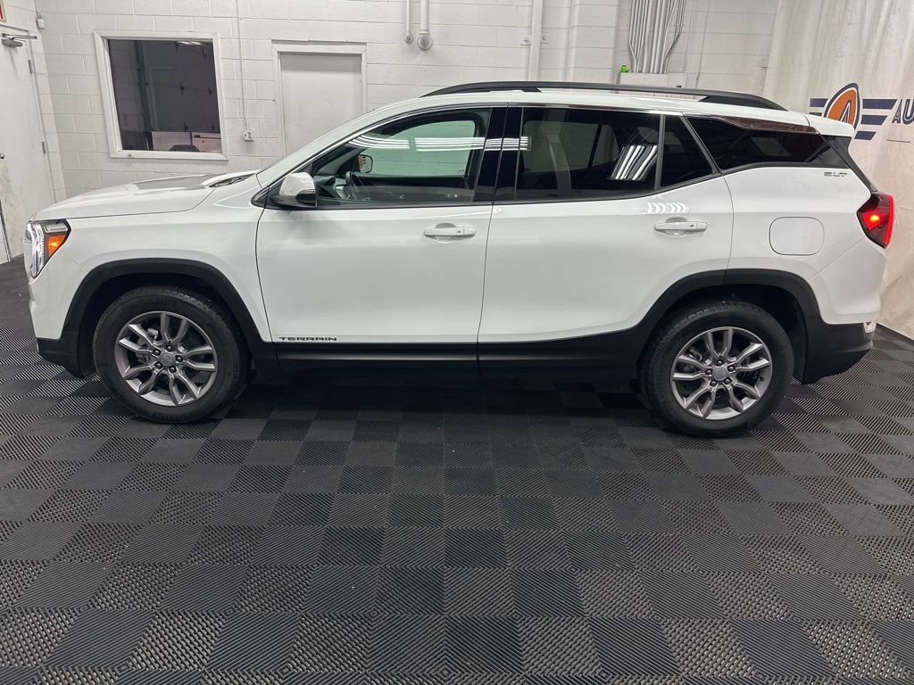 Used 2024 GMC Terrain SLT image 6