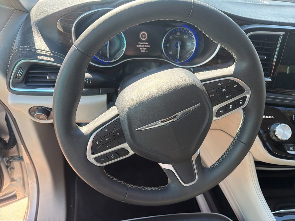 Used 2024 Chrysler Pacifica Limited FWD image 8