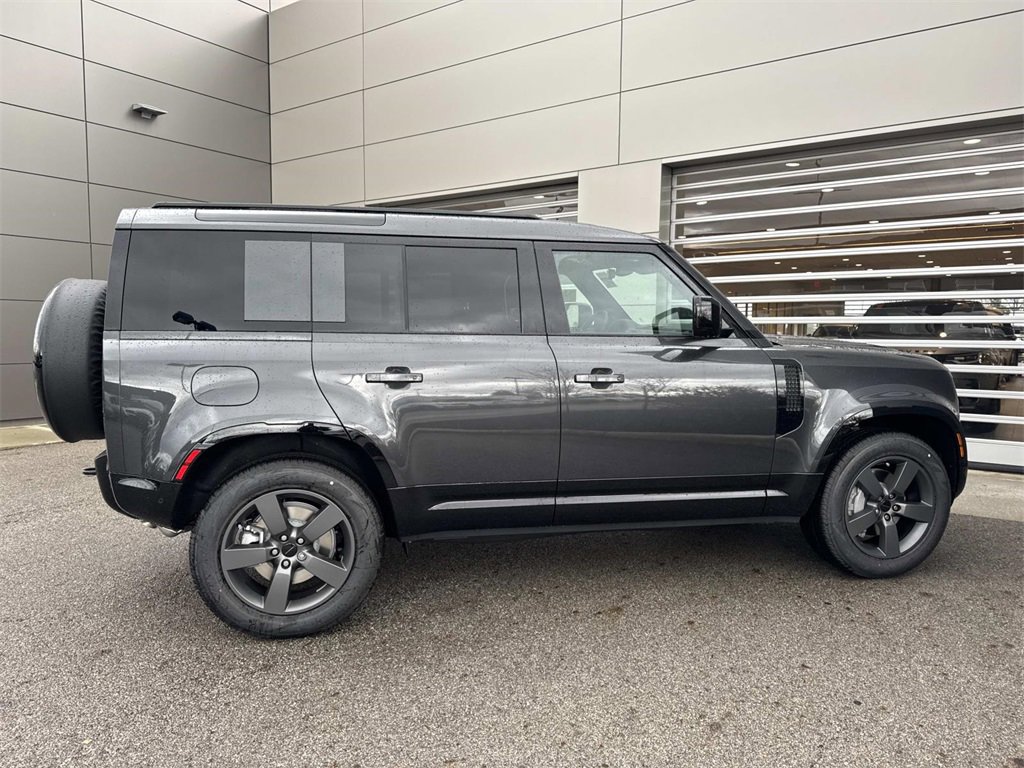 New 2026 Land Rover Defender 110 X-Dynamic SE image 7