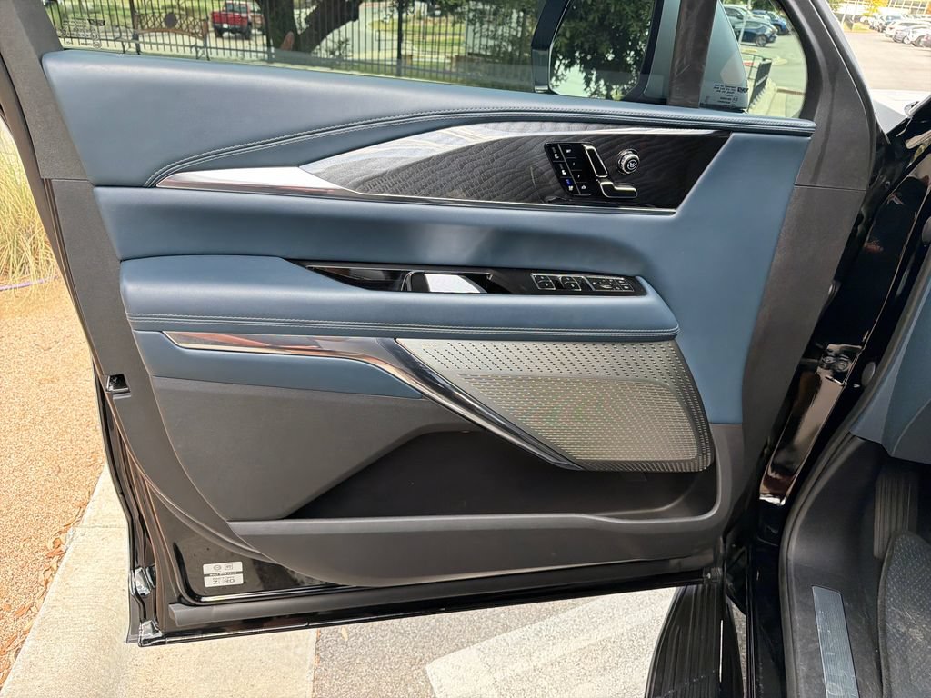 Used 2025 Cadillac Escalade IQ Sport 2 AWD/4WD image 18