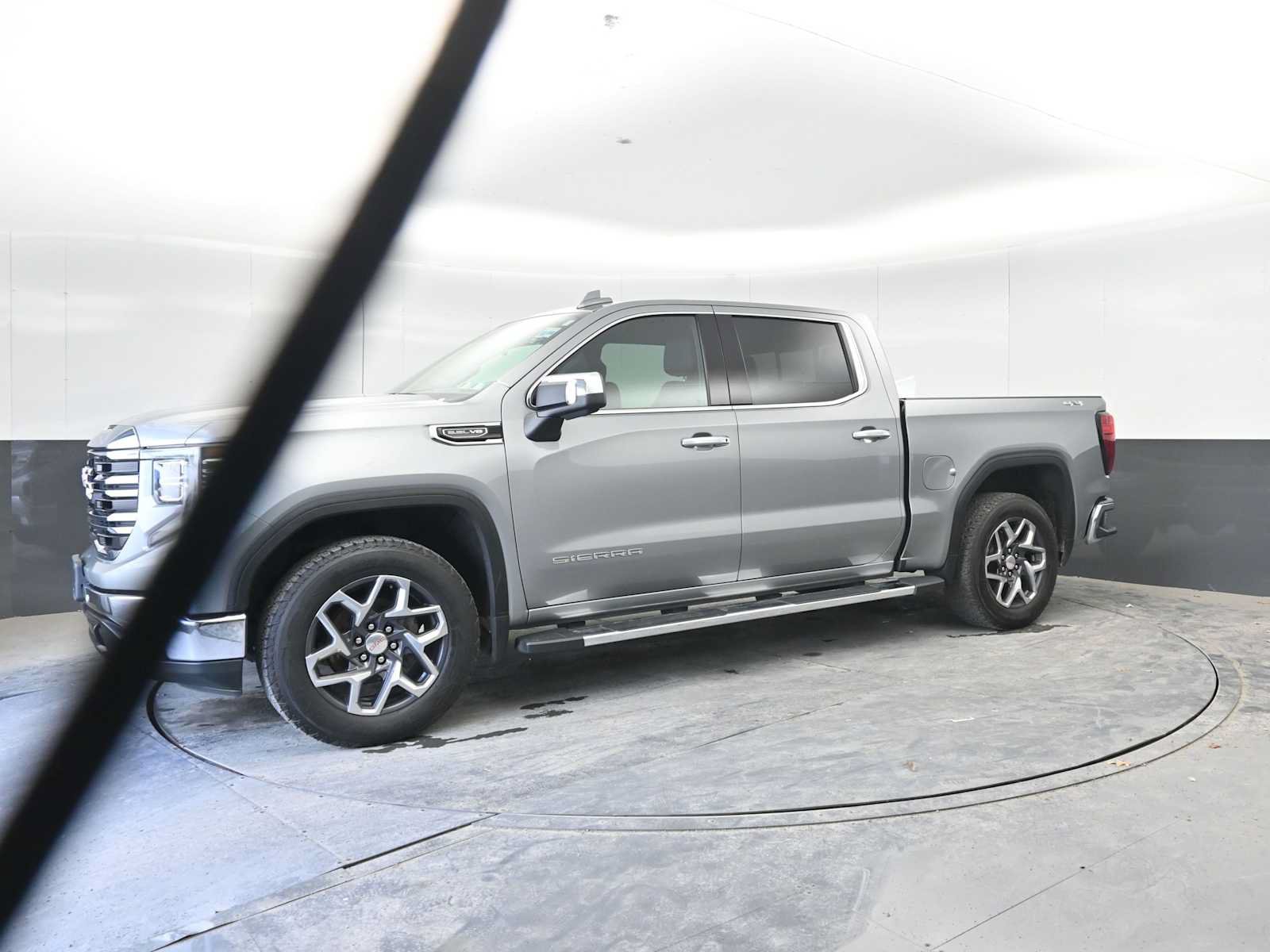 Used 2024 GMC Sierra 1500 SLT w/ SLT Premium Plus Package AWD/4WD image 6