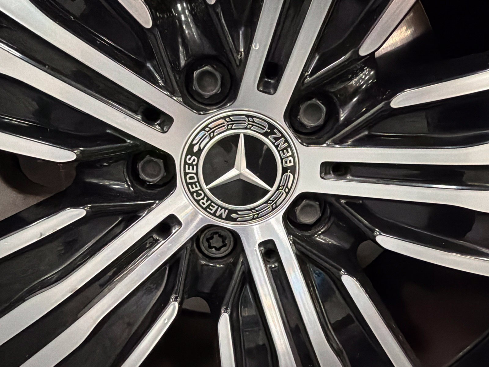 Used 2024 Mercedes-Benz EQS 450+ SUV image 19