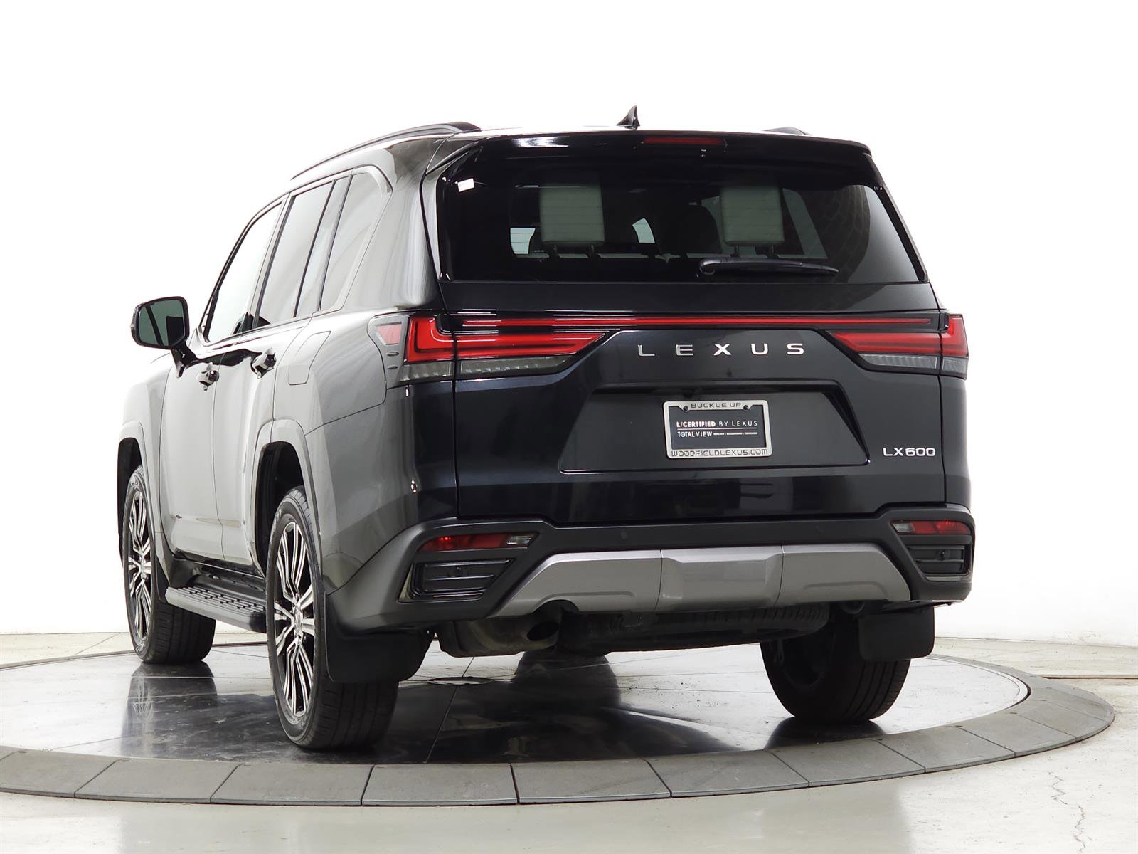 Certified 2024 Lexus LX 600 4WD w/ Appearance Package image 6