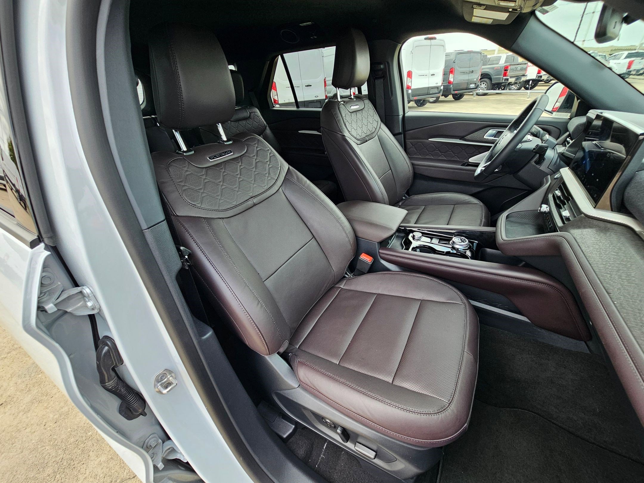 Used 2026 Ford Explorer Platinum w/ LUX Leather Package AWD/4WD image 31