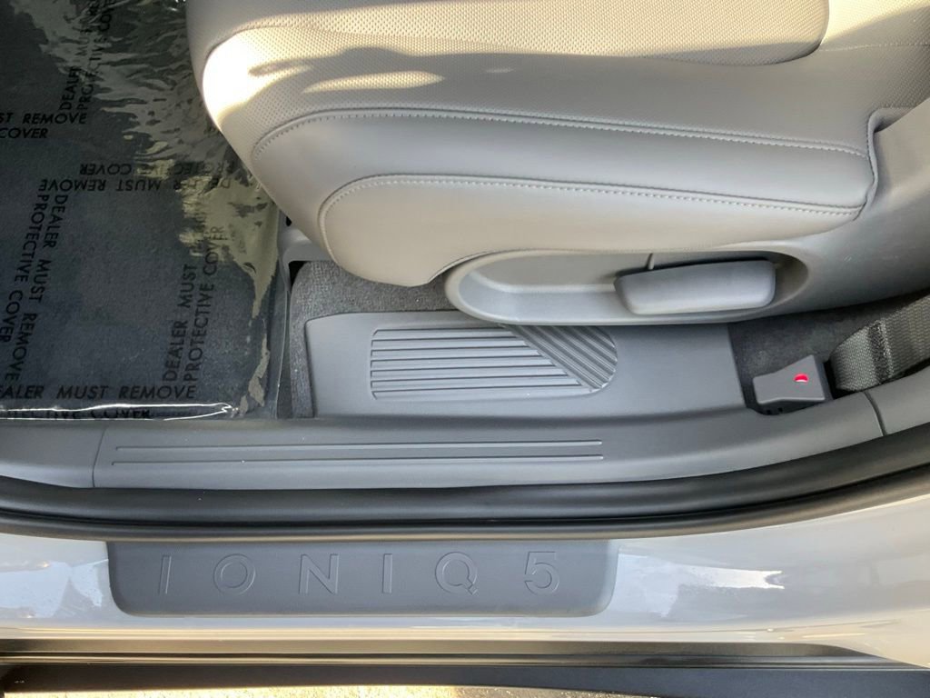 Used 2025 Hyundai Ioniq 5 SEL image 27