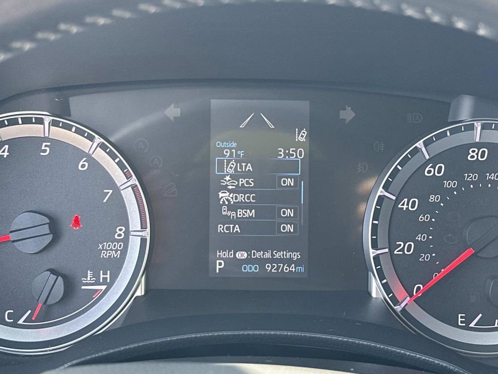 Used 2021 Toyota Highlander LE image 19