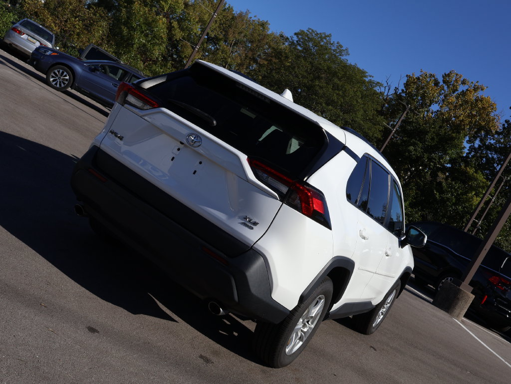 Used 2021 Toyota RAV4 XLE w/ Convenience Package AWD/4WD image 7