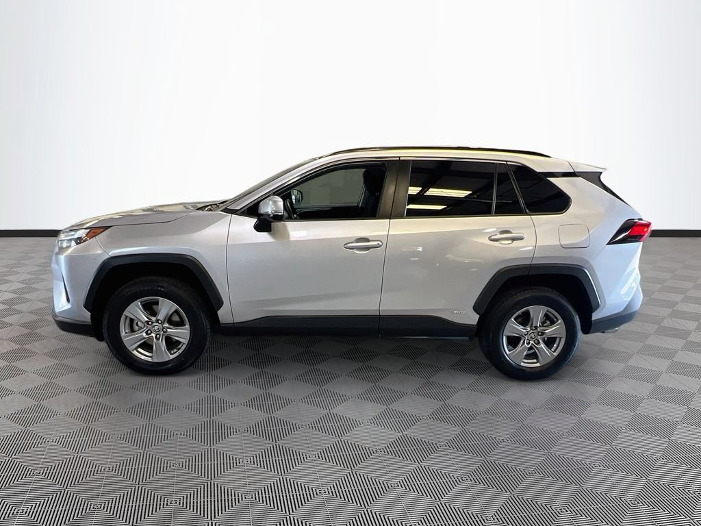 Used 2024 Toyota RAV4 LE AWD/4WD image 4
