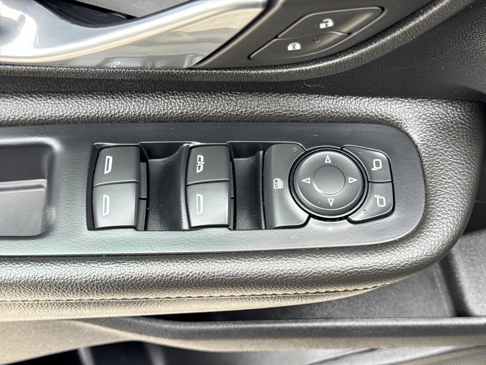 Used 2020 GMC Terrain SLE FWD image 19