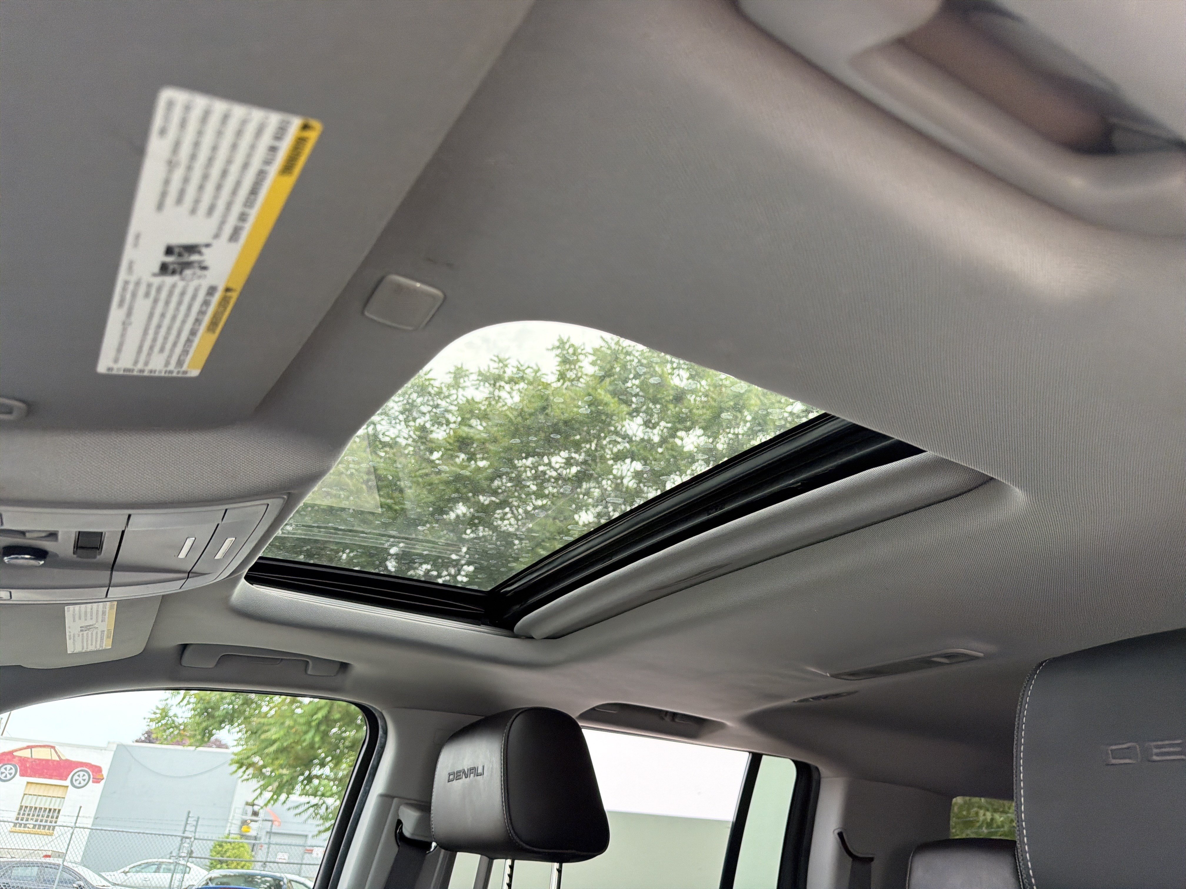 Used 2019 GMC Yukon XL Denali AWD/4WD image 16