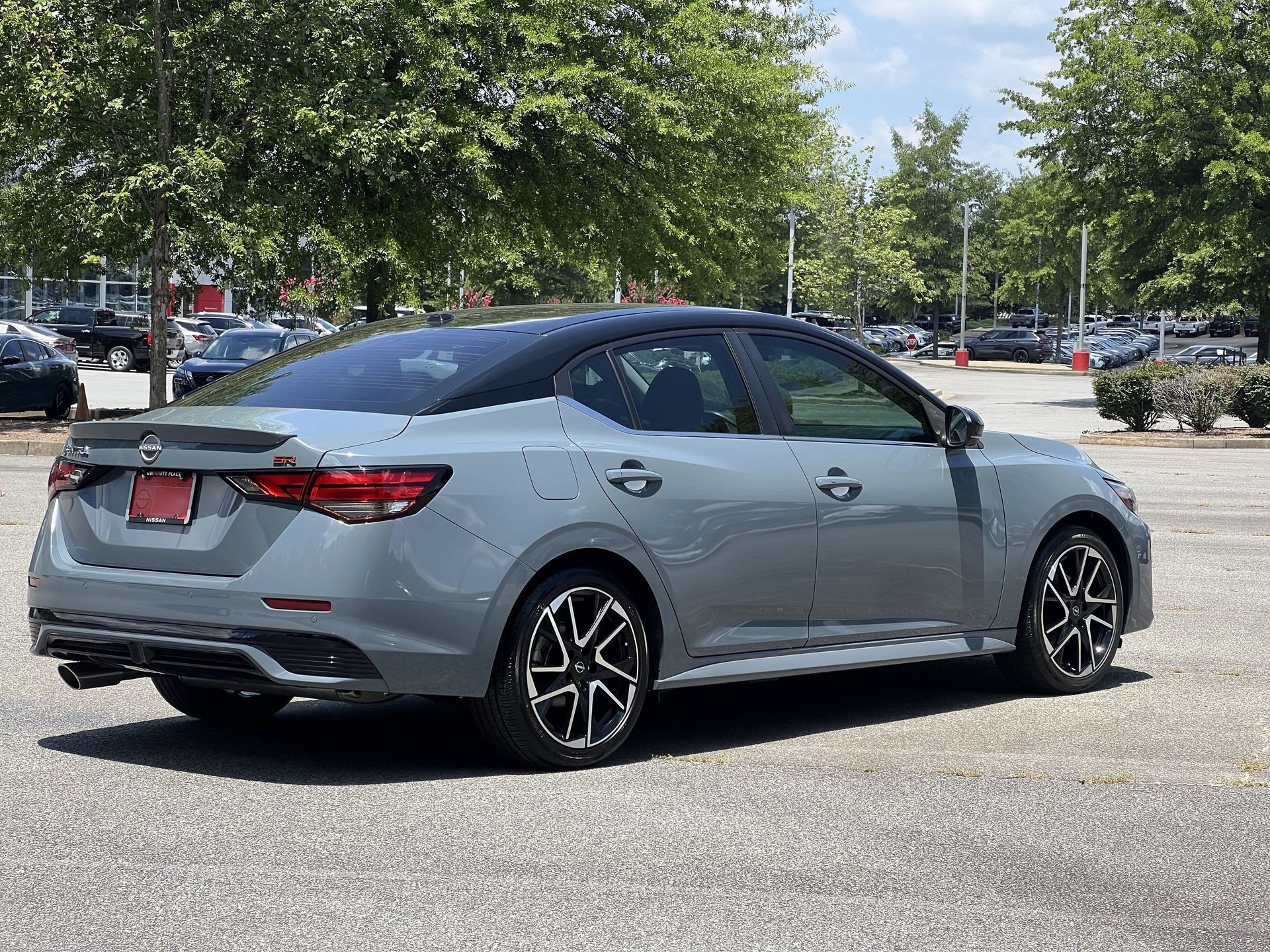 Used 2025 Nissan Sentra SR w/ SR Premium Package FWD image 25