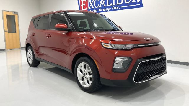 Used 2022 Kia Soul LX w/ Technology Package image 2