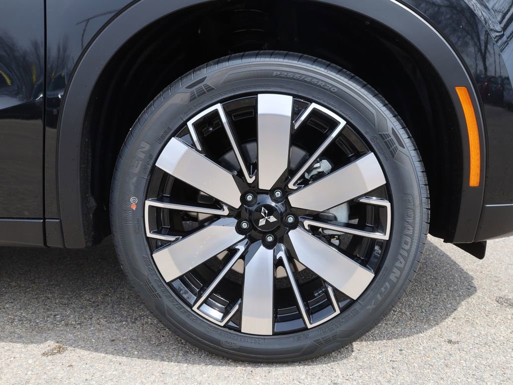 New 2025 Mitsubishi Outlander SE image 12