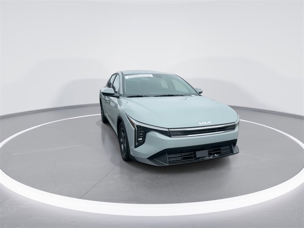 Used 2025 Kia K4 LXS image 2