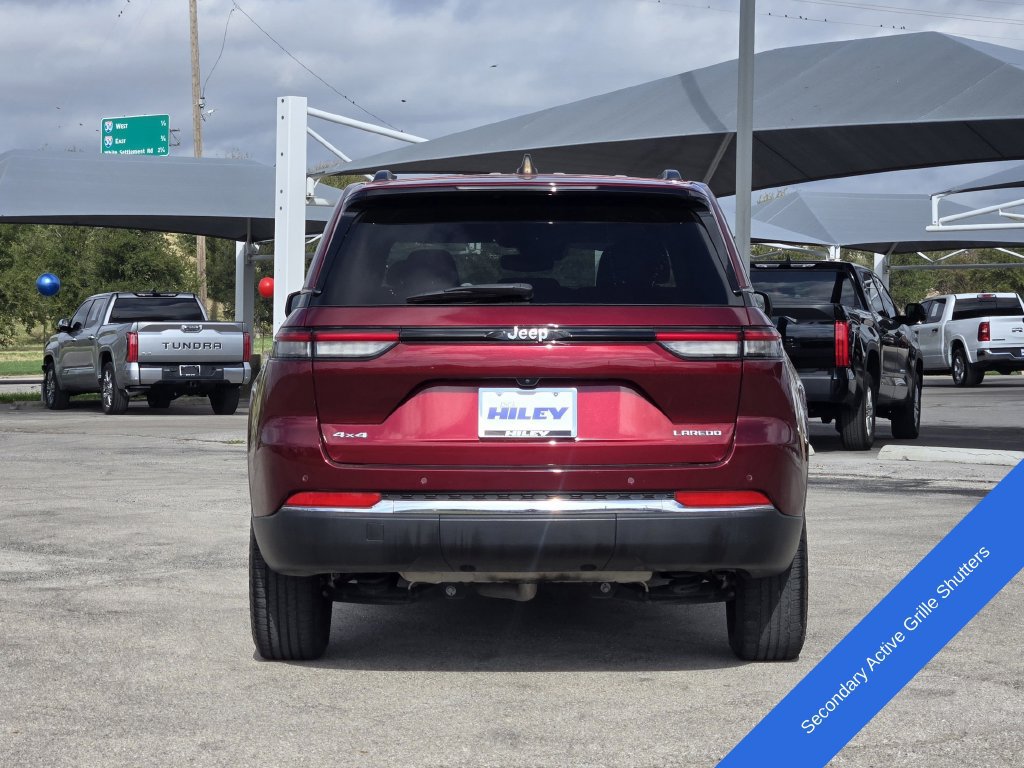Used 2023 Jeep Grand Cherokee Laredo w/ Luxury Tech Group I AWD/4WD image 7