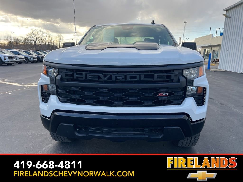 Used 2025 Chevrolet Silverado 1500 Custom Trail Boss w/ Turbomax Blackout Package image 3