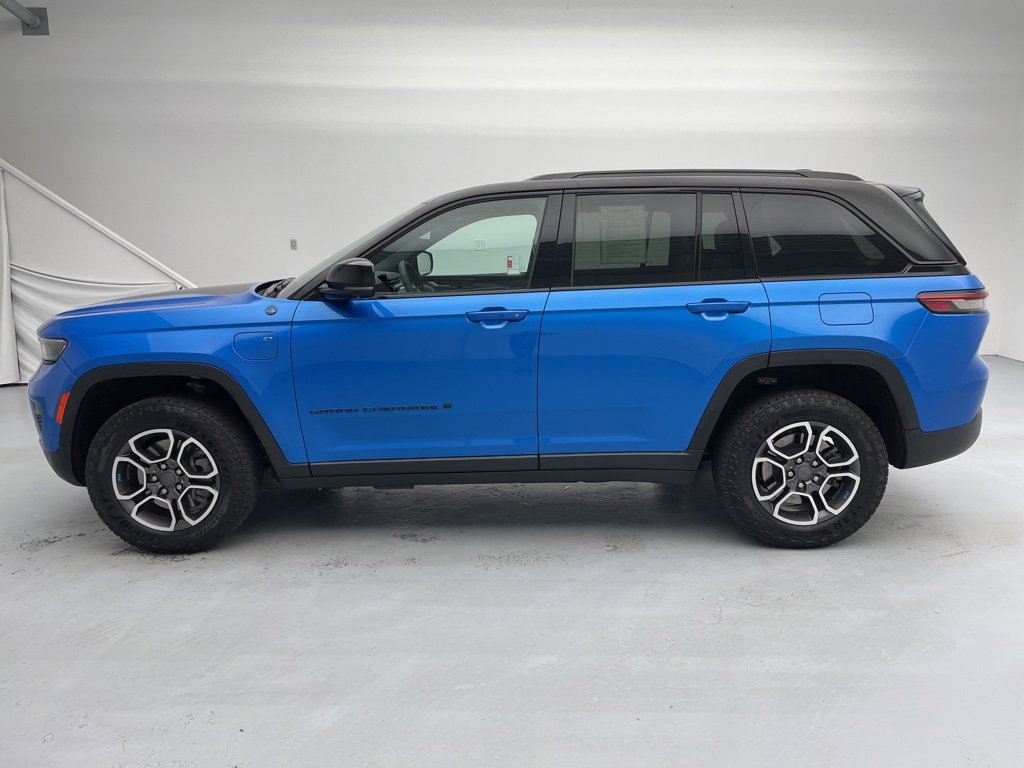 Used 2022 Jeep Grand Cherokee Trailhawk w/ Advanced Protech Group II image 8