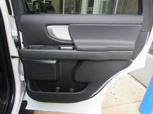 Used 2025 Ford Expedition Active image 26