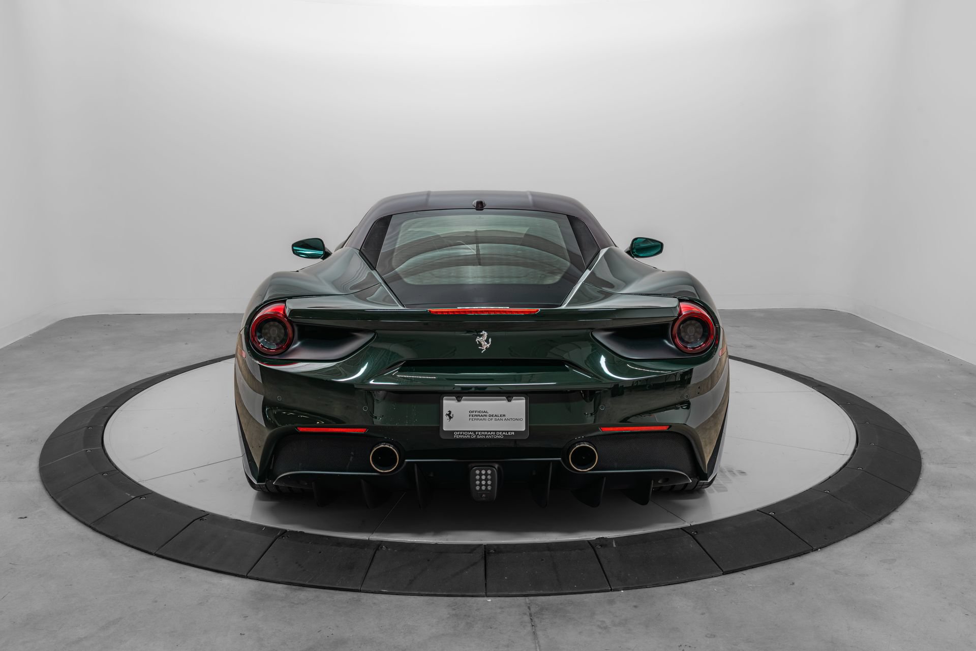 Certified 2018 Ferrari 488 GTB RWD image 11