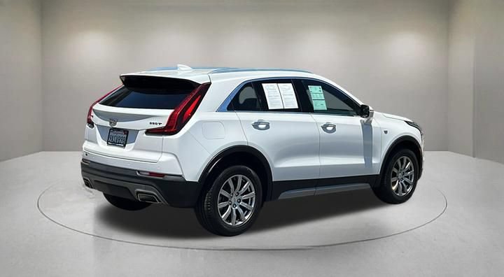 Used 2022 Cadillac XT4 Premium Luxury w/ Enhanced Visibility Package FWD image 5