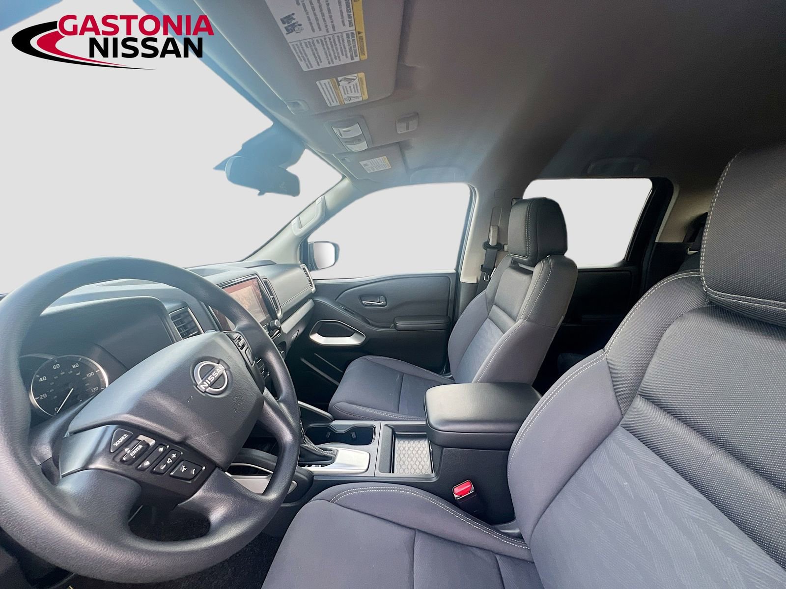 Used 2023 Nissan Frontier SV image 26