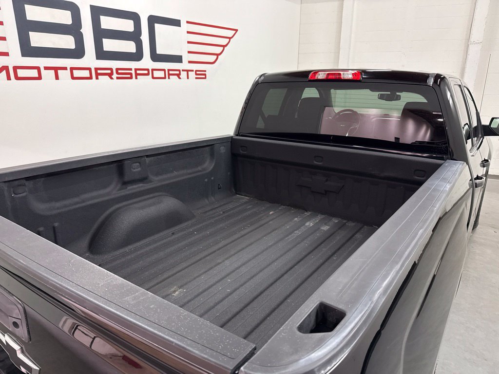 Used 2017 Chevrolet Silverado 1500 LT w/ Midnight Edition AWD/4WD image 38