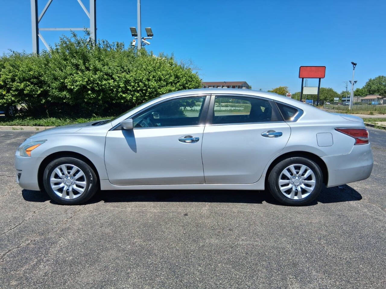 Used 2015 Nissan Altima 2.5 S FWD image 4