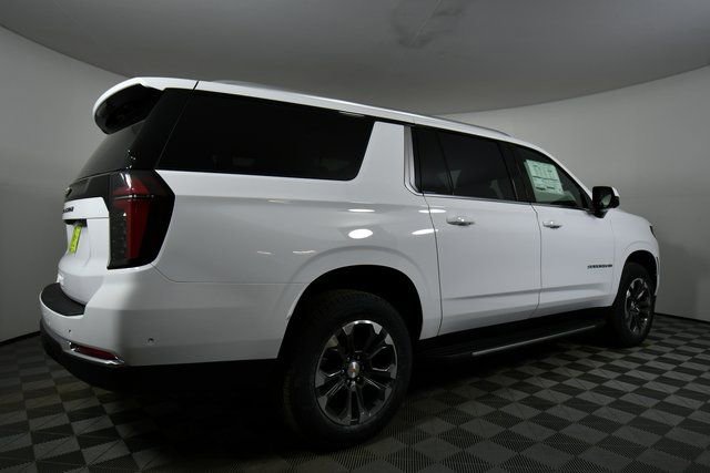New 2026 Chevrolet Suburban LS AWD/4WD image 10