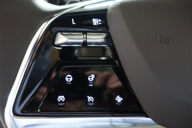 New 2026 Cadillac Escalade ESV Luxury w/ LPO, Radiant Package image 12