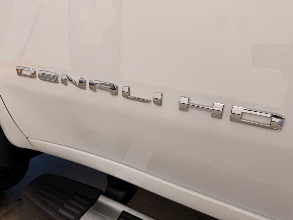 Used 2024 GMC Sierra 2500 Denali w/ Denali Reserve Package image 19