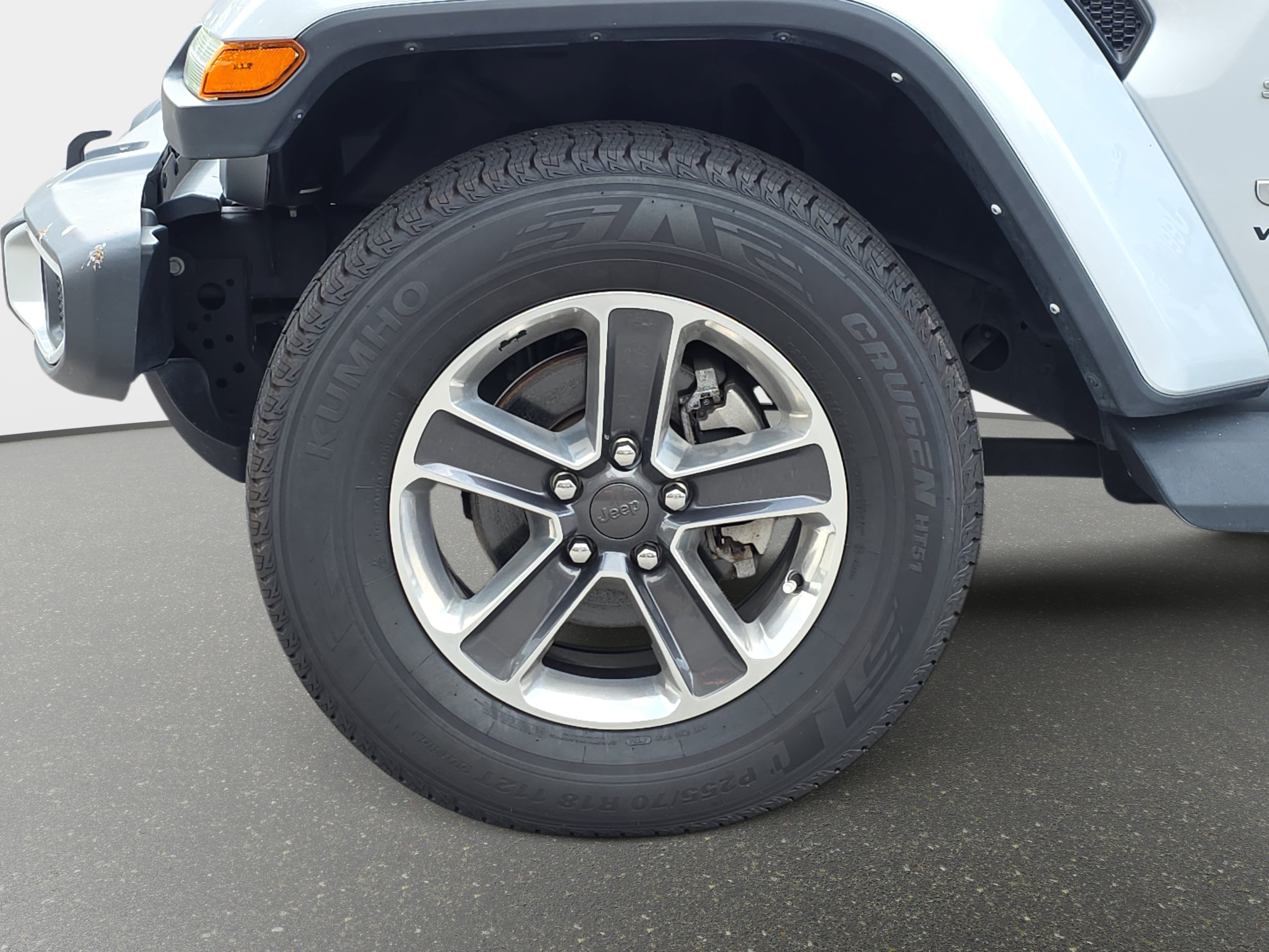 Used 2022 Jeep Wrangler Unlimited Sahara w/ LED Lighting Group AWD/4WD image 29