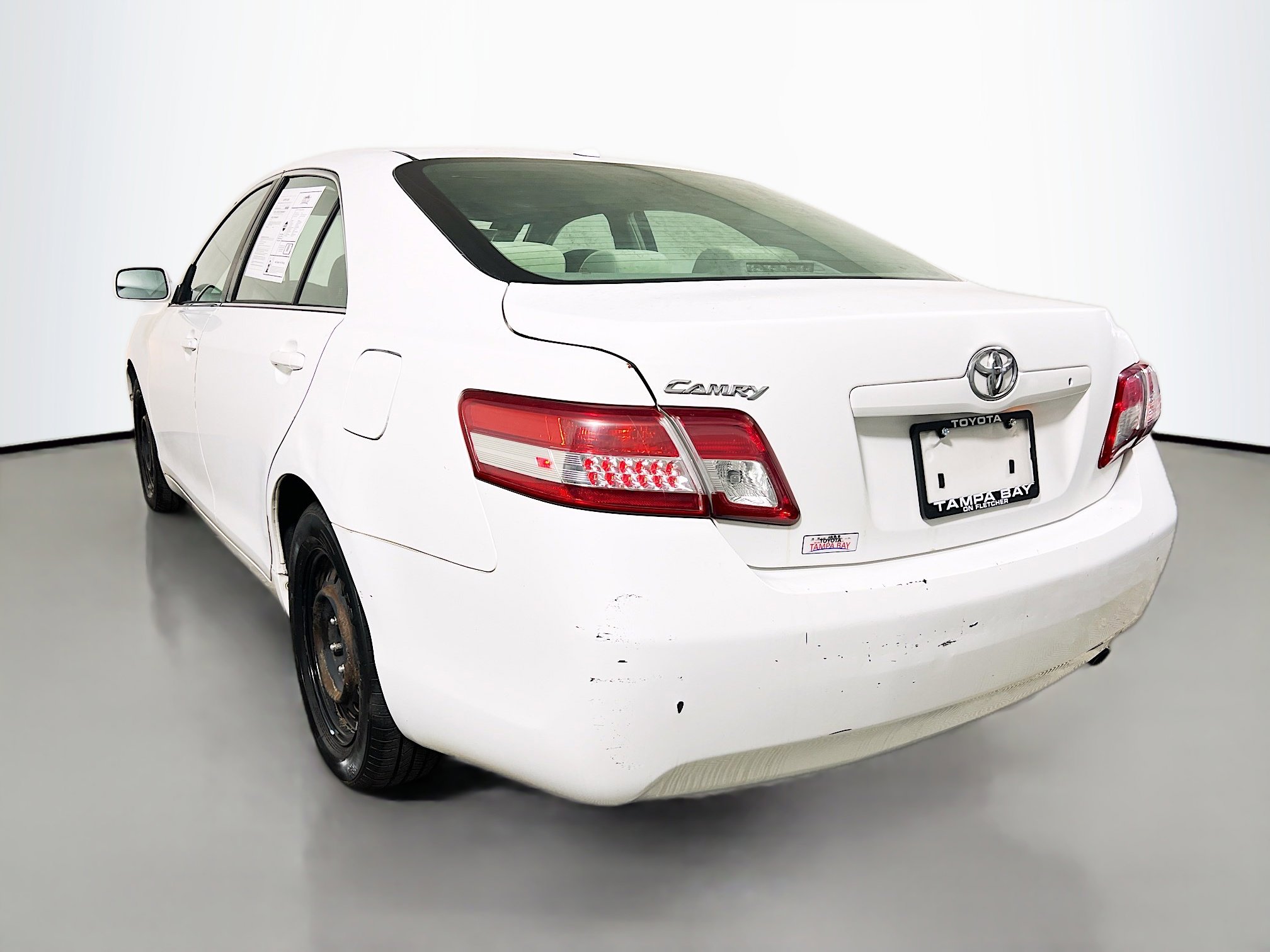 Used 2011 Toyota Camry LE image 8